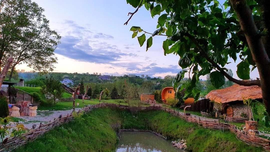 Valea Celor Doisprezece Hotel Piriu Dobreni Exterior foto