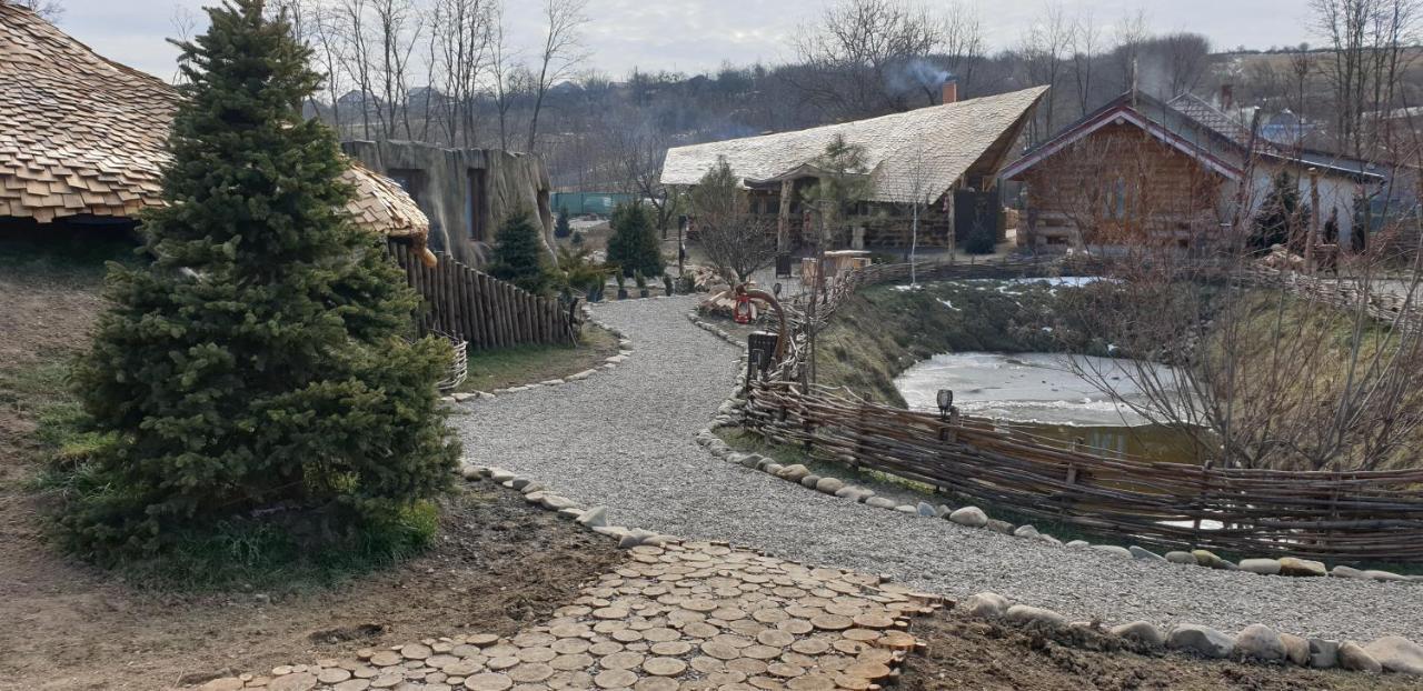 Valea Celor Doisprezece Hotel Piriu Dobreni Exterior foto